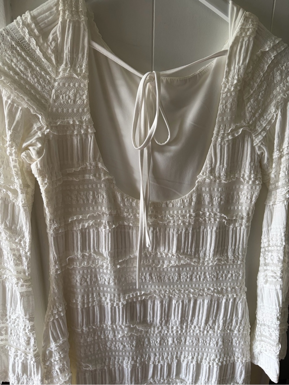 Women's White Textured Tie-Back Long Sleeve Top